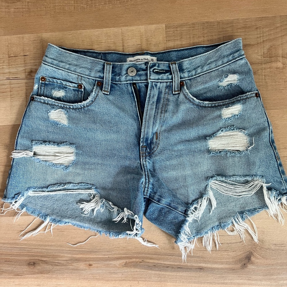 Size 0 Abercrombie boyfriend shorts